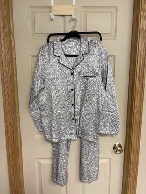 Character Brand L Rare Satin Pajama Set Women's Vtg. Excellent Condition NWOT